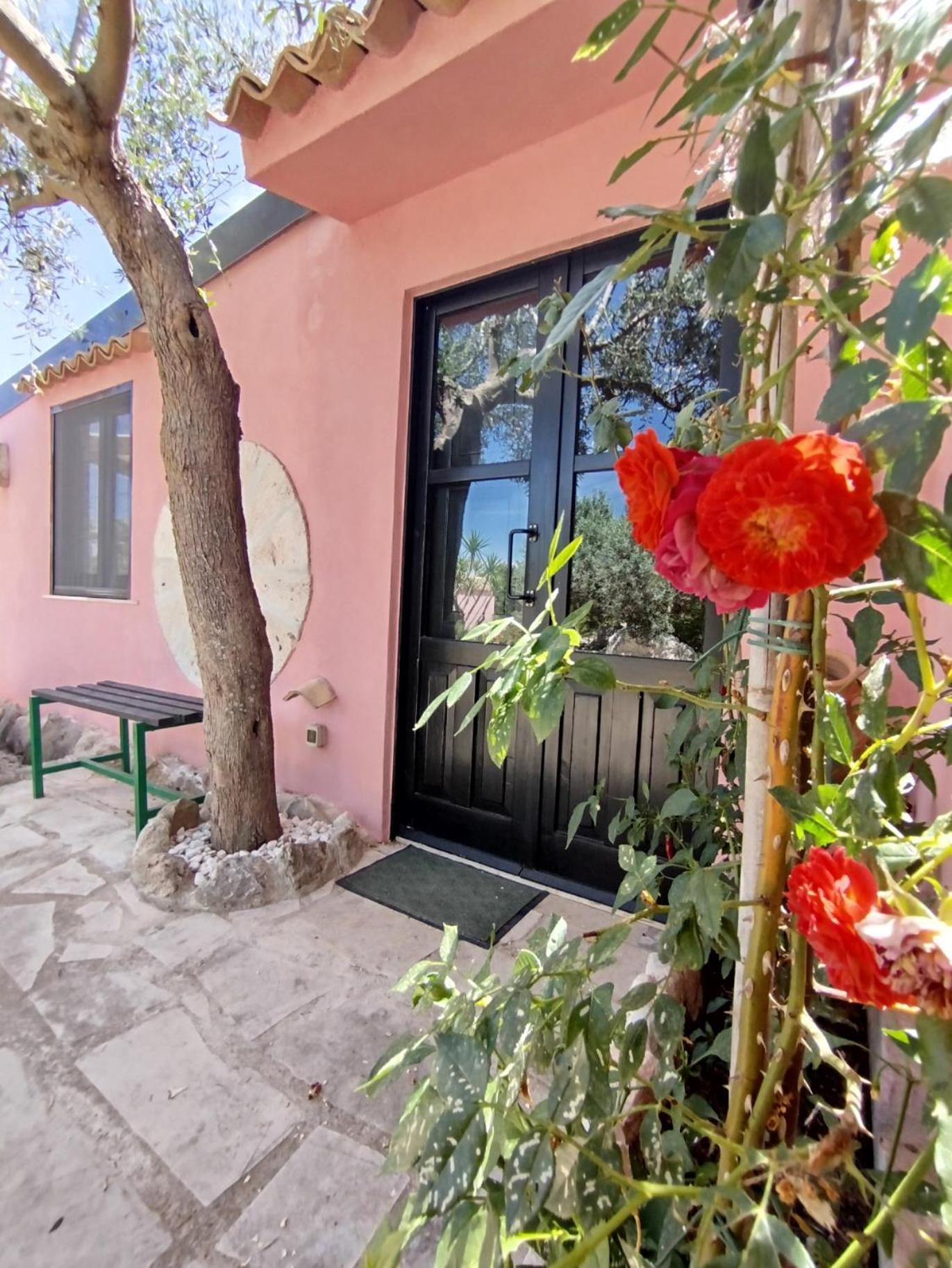 Dependance In Villa Con Piscina Ragusa Eksteriør bilde