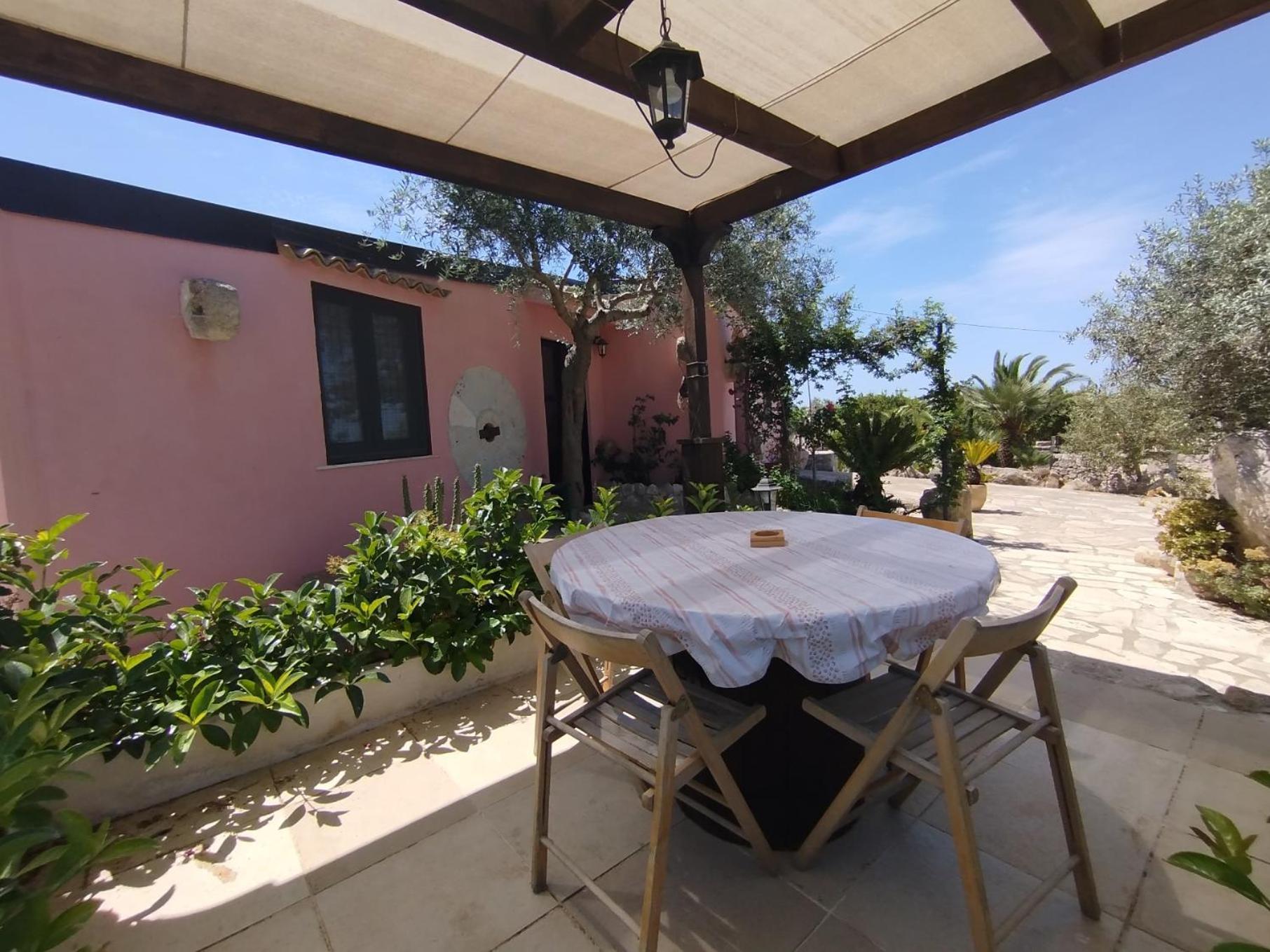 Dependance In Villa Con Piscina Ragusa Eksteriør bilde